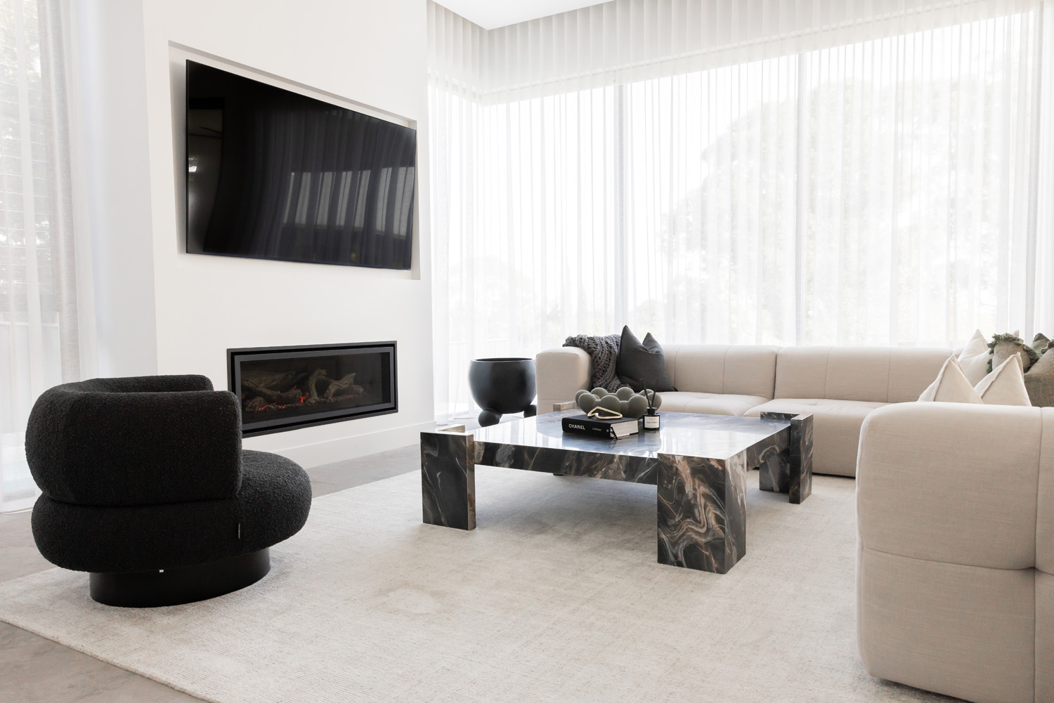 Living Lounge Room