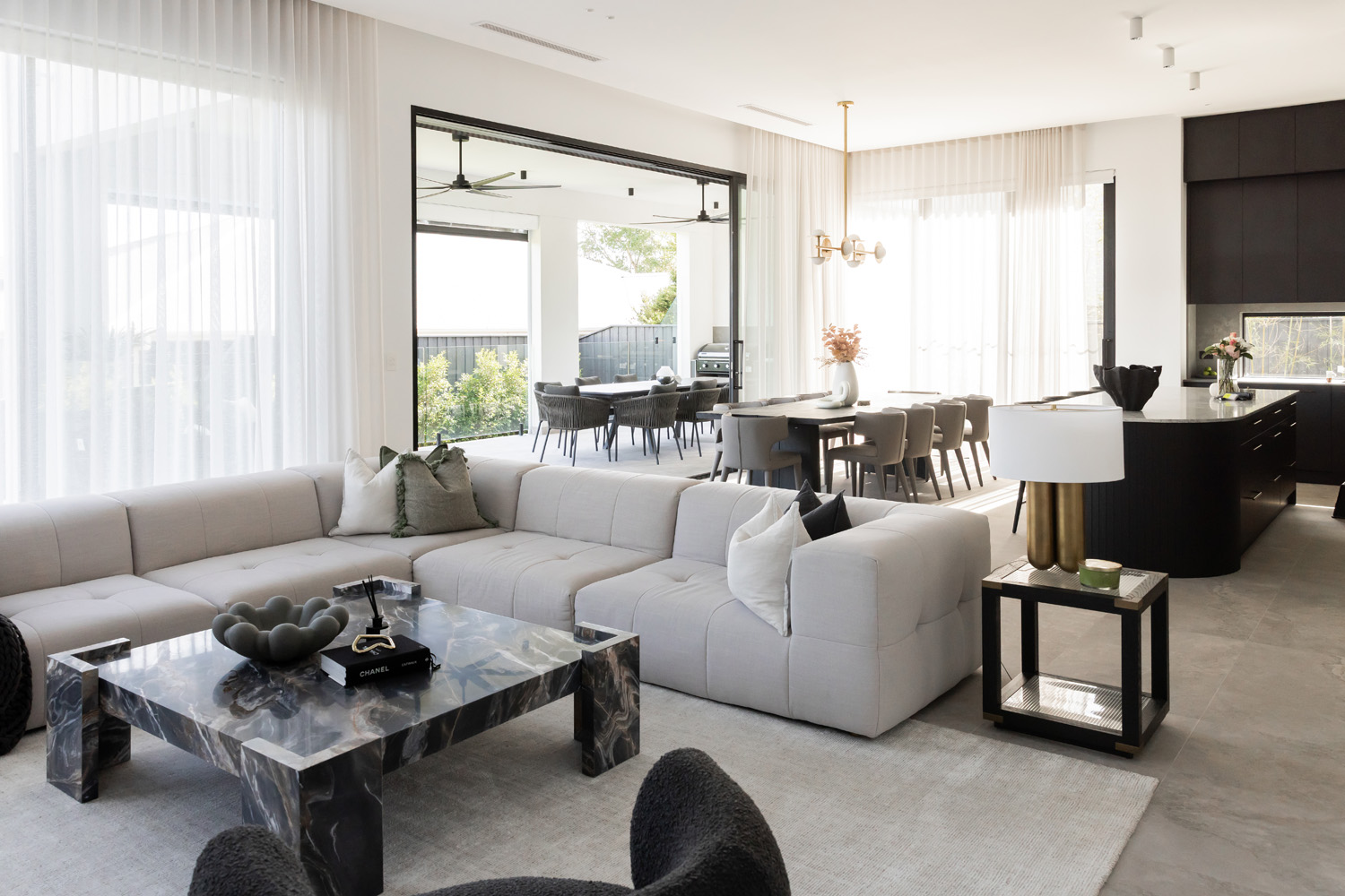 Living Lounge Room