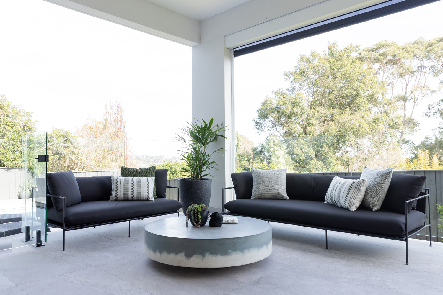 Alfresco Lounge